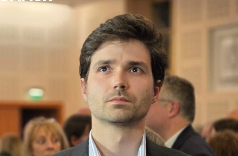 Portrait de Clément Mugnier, visuel de communiqué de presse